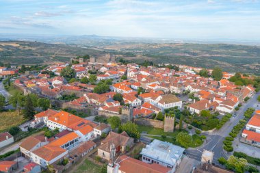 Portekiz 'in Trancoso kentinin hava manzarası.