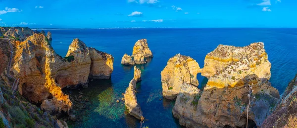 Ponta da Piedade kayalıkları Lagos, Portuga yakınlarında.