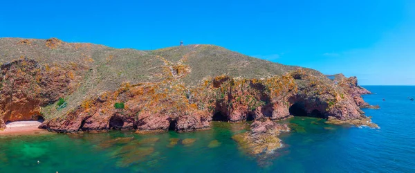 Portuga 'daki Berlenga Grande Adası' nın sert kıyıları