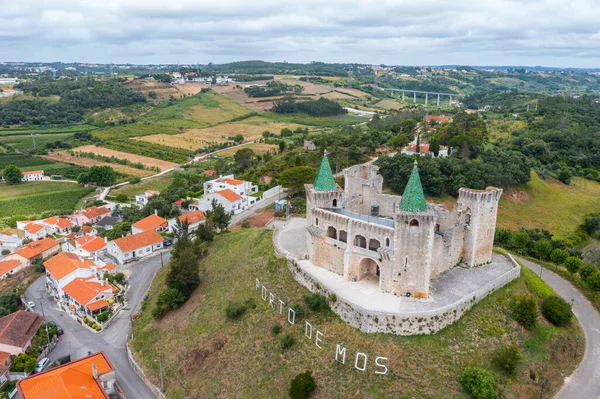 Portekiz 'in Porto de Mos kasabasındaki kale..