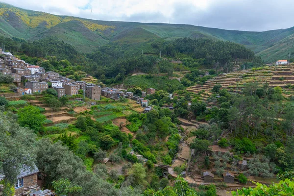 Portekiz 'in Piodao köyünün Panoraması.
