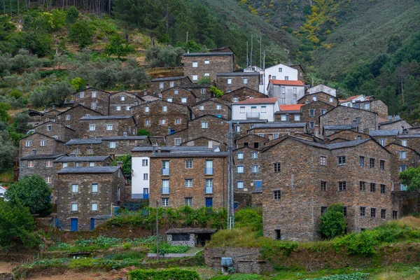 Portekiz 'in Piodao köyünün Panoraması.
