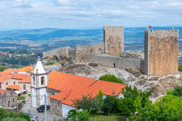 Linhares, Portekiz 'deki eski kale.