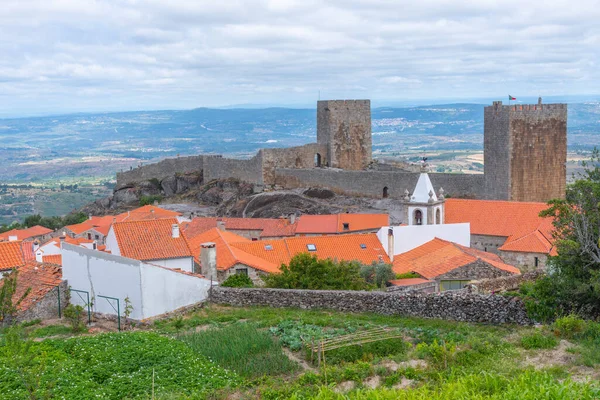 Linhares, Portekiz 'deki eski kale.