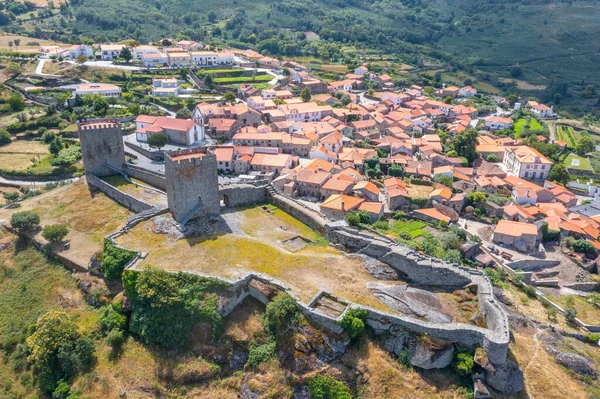 Linhares, Portekiz 'deki eski kale.