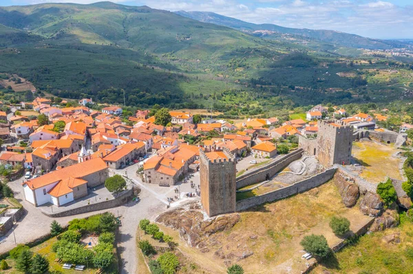 Linhares, Portekiz 'deki eski kale.