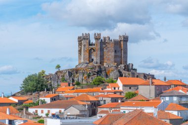 Portekiz, Penedono 'daki eski kale.