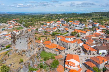 Portekiz, Penedono 'daki eski kale.