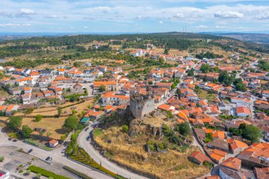 Portekiz, Penedono 'daki eski kale.