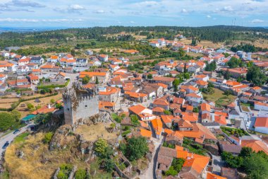 Portekiz, Penedono 'daki eski kale.
