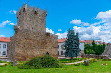 Portekiz 'in eski kasabasındaki kale Chaves.