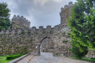 Eski Portekiz kasabası Braganca 'daki kale.