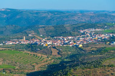 Freixo de Espada Portekiz 'de bir Cinta köyü.