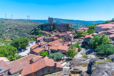 Portekiz 'in Sortelha kentindeki kalenin havadan görünüşü.
