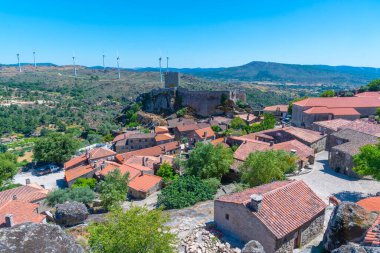 Portekiz 'in Sortelha kentindeki kalenin havadan görünüşü.
