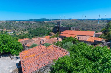 Portekiz 'in Sortelha kentindeki kalenin havadan görünüşü.