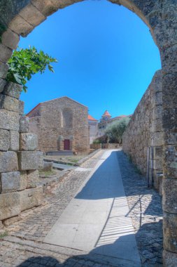 Portekiz 'in eski Idanha-a-Velha kasabasındaki katedral..