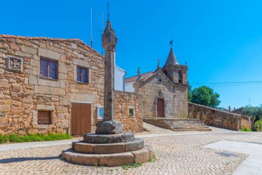 Portekiz 'in eski Idanha-a-Velha kasabasındaki kilise..