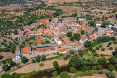 Portekiz 'in Idanha-a-Velha kasabasının Panoraması.