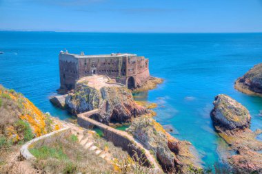 Portekiz 'deki Berlenga Grande Takımadasında Sao Joao Baptista Kalesi.