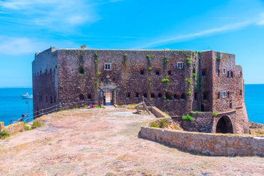 Portekiz 'deki Berlenga Grande Takımadasında Sao Joao Baptista Kalesi.