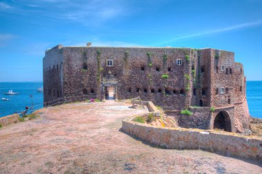 Portekiz 'deki Berlenga Grande Takımadasında Sao Joao Baptista Kalesi.