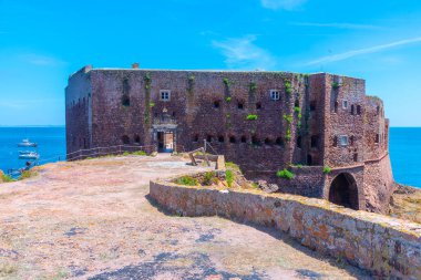Portekiz 'deki Berlenga Grande Takımadasında Sao Joao Baptista Kalesi.