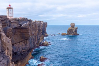 Cabo Carvoeiro pelerini Portekiz 'in Peniche kasabası yakınlarında..
