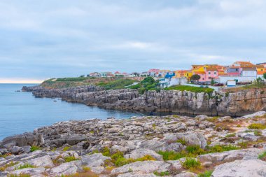 Deniz kenarı ya da Portekiz şehri Penishe.