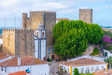 Portekiz 'deki Obidos şatosunun manzarası.