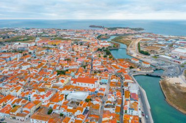 Portekiz 'in Penis kasabasının hava manzarası.