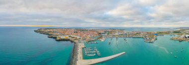 Portekiz 'in Penis kasabasının hava manzarası.