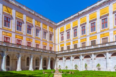 Portekiz, Mafra 'daki kraliyet sarayının manastırı..