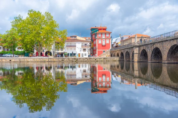 Ponte Trajano Weerspiegeld Tamega Rivier Chaves Portugal — Stockfoto