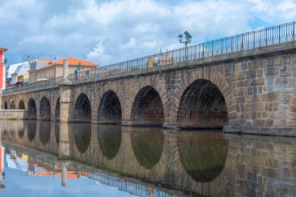 Ponte Trajano Reflected Tamega River Chaves Portugal — 스톡 사진