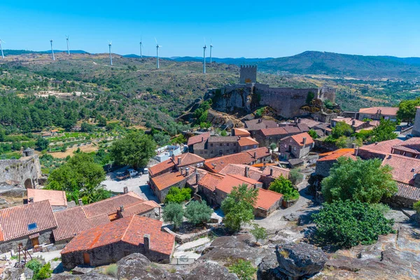 Portekiz 'in Sortelha kentindeki kalenin havadan görünüşü.