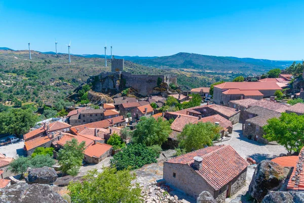 Portekiz 'in Sortelha kentindeki kalenin havadan görünüşü.