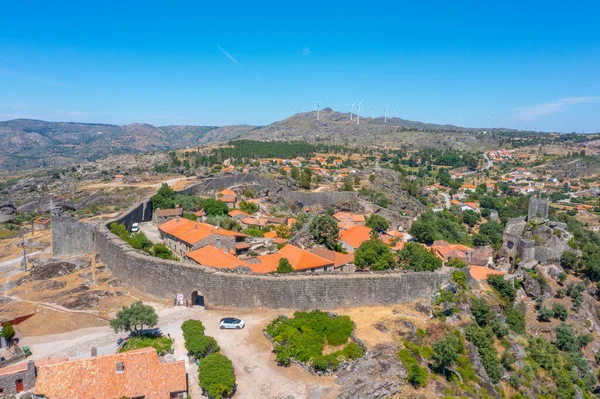 Portekiz 'in Sortelha kentindeki kalenin havadan görünüşü.