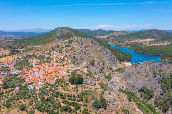 Portekiz 'in Penha Garcia kasabasındaki kalenin hava görüntüsü..