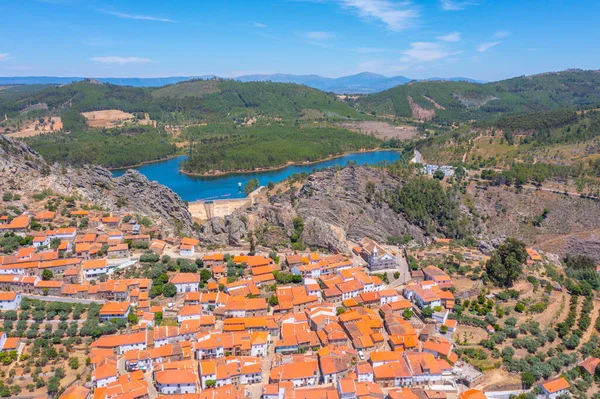 Portekiz 'in Penha Garcia kasabasındaki kalenin hava görüntüsü..