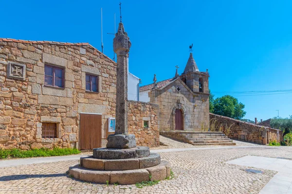 Portekiz 'in eski Idanha-a-Velha kasabasındaki kilise..