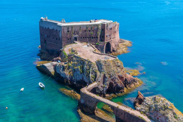 Portekiz 'deki Berlenga Grande Takımadasında Sao Joao Baptista Kalesi.