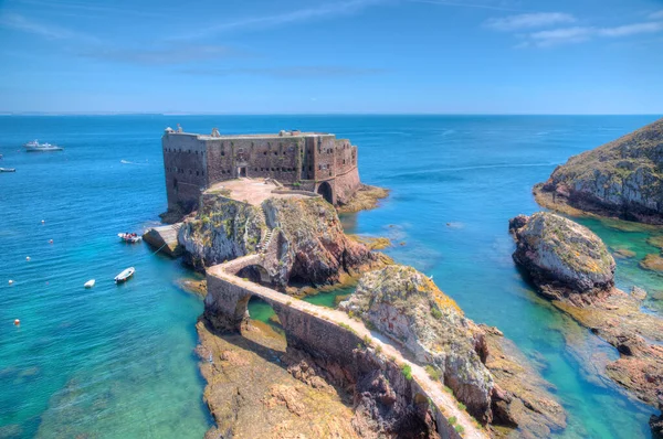 Portekiz 'deki Berlenga Grande Takımadasında Sao Joao Baptista Kalesi.