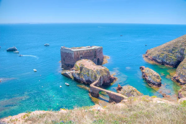Portekiz 'deki Berlenga Grande Takımadasında Sao Joao Baptista Kalesi.