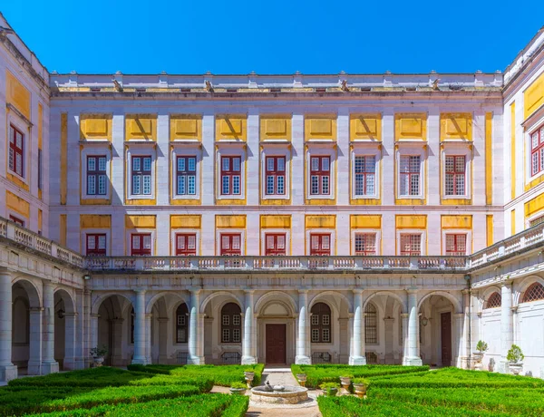 葡萄牙马夫拉王宫内的修院 — 图库照片