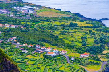 Miradouro da Ribeira das Cabras 'dan görüntü Faial Adası, Azores, Portekiz.