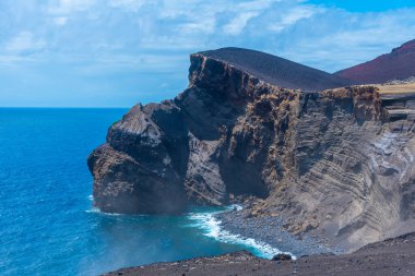 Faial Adası, Azores, Portekiz 'de Capelinhos Yanardağı' nın Deniz Burnu.