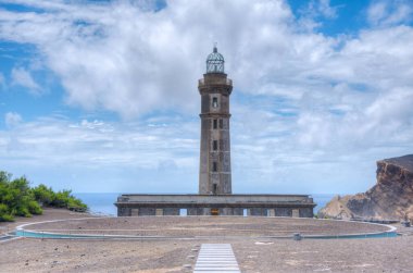 Portekiz, Azores Faial Adası 'ndaki Farol da Ponta dos Capelinhos deniz feneri.