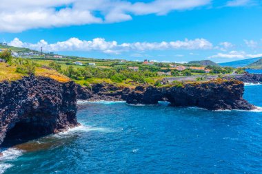 Portekiz 'deki Faial adasının kıyı şeridi.