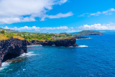 Portekiz 'deki Faial adasının kıyı şeridi.